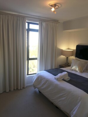 1 bedroom, premium bedding, iron/ironing board, free WiFi - La Savina Island Club Apartment (Cape Town)