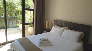 1 bedroom, premium bedding, iron/ironing board, free WiFi
