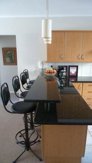 Fridge, microwave, coffee/tea maker - La Savina Island Club Apartment (Cape Town)