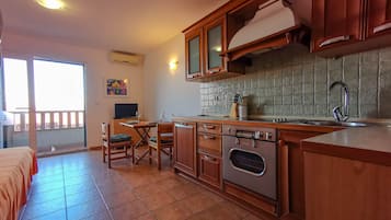 1 quarto, ferros/tábuas de passar roupa, acesso à internet