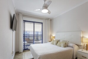 2 bedrooms, iron/ironing board, free WiFi, bed sheets - Beautiful property with 2 bedrooms. Swimming pool. Free Wifi, Sauna - only families (Playa de Gandía)