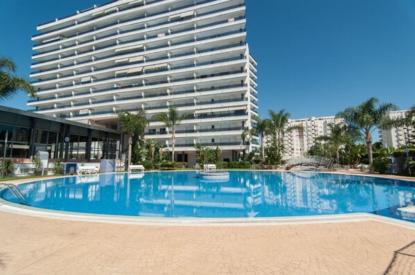 A heated pool - Beautiful property with 2 bedrooms. Swimming pool. Free Wifi, Sauna (Playa de Gandía)