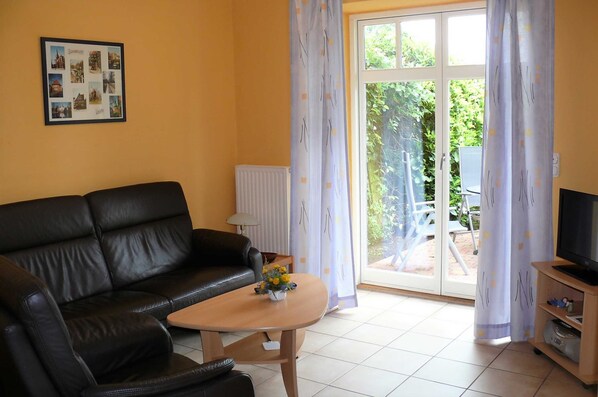 Unclassified image, 1 of 33, button