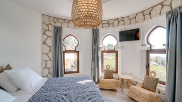 Caja de seguridad en la habitación y decoración personalizada