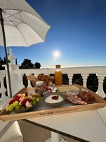 Desayuno completo diario (EUR 12.50 por persona)