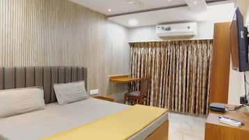 Pillow-top beds, in-room safe, desk, free WiFi