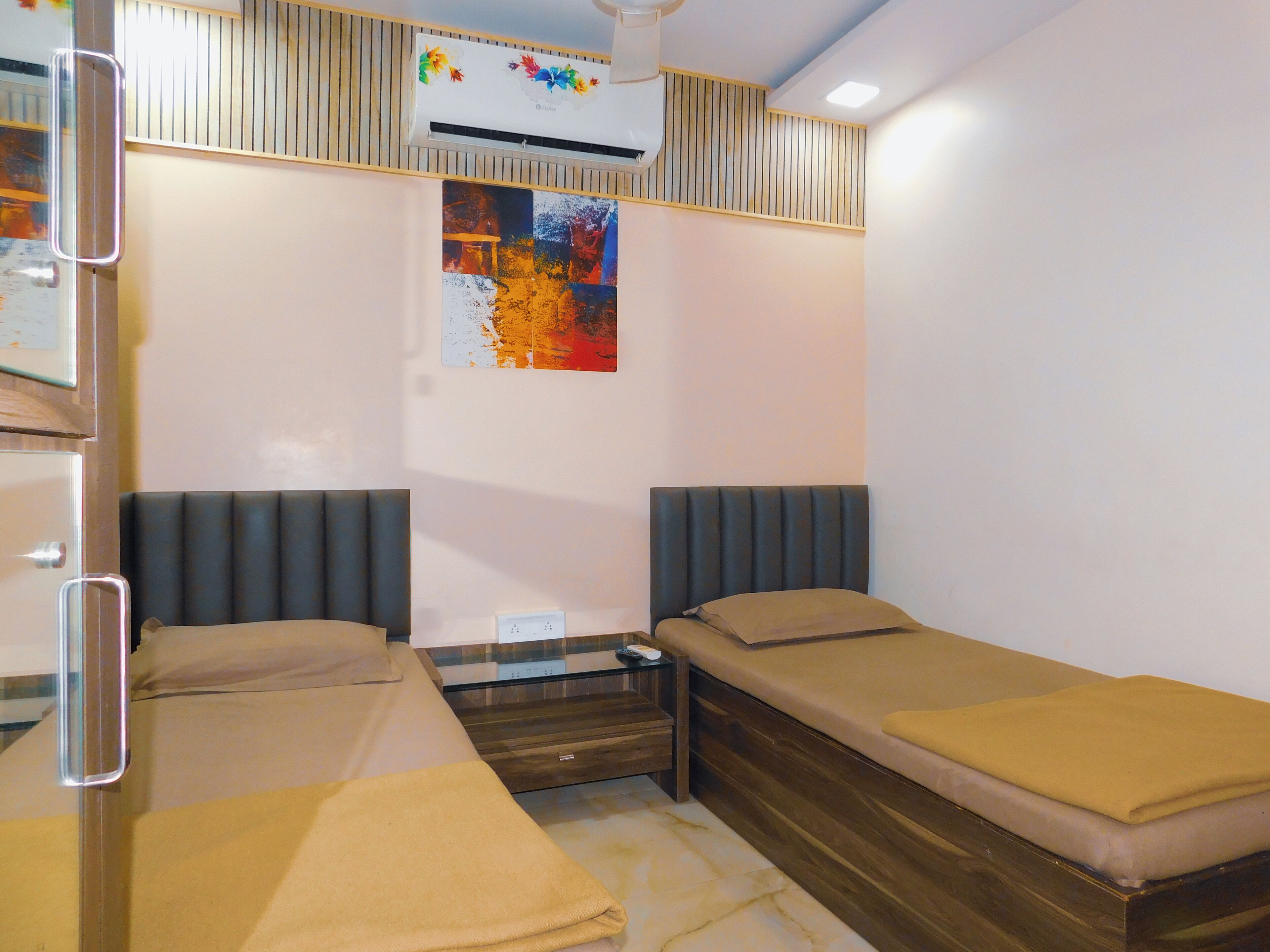 Deluxe Double or Twin Room | Pillow-top beds, in-room safe, desk, free WiFi