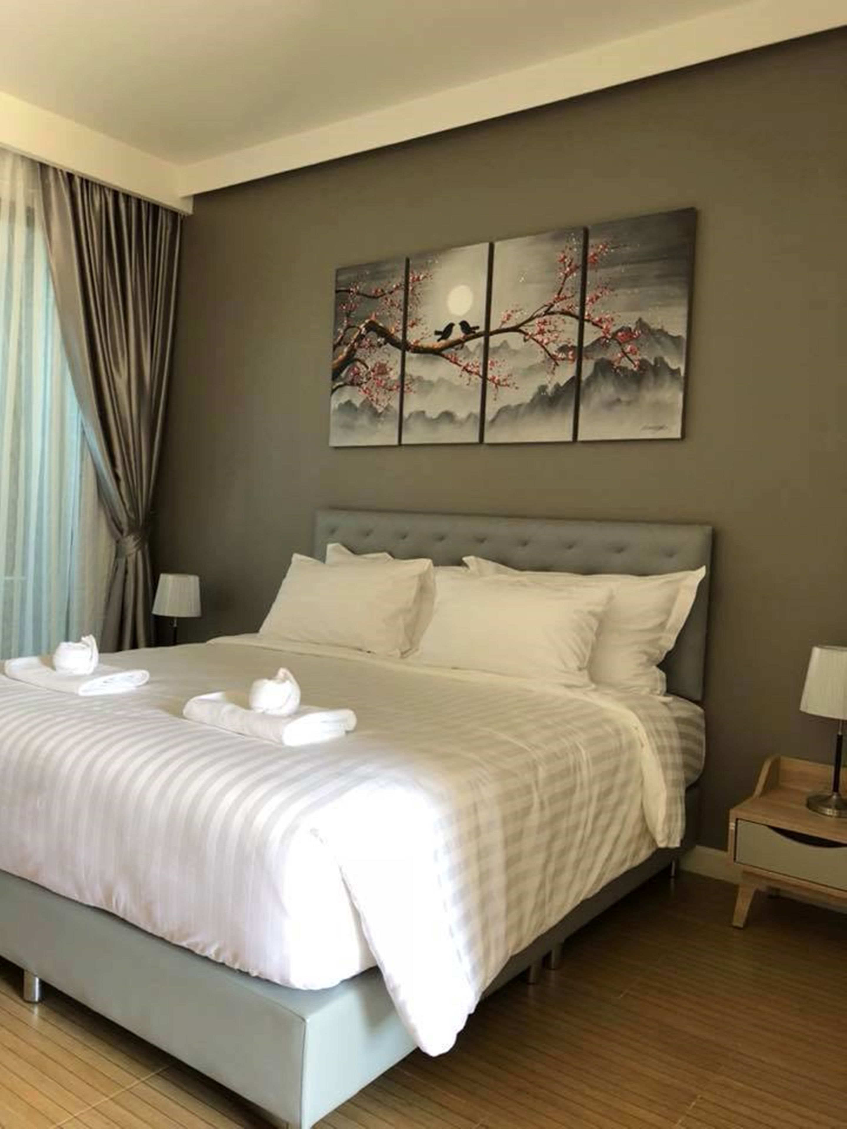 superior double room, 1 bedroom | minibar, in-room safe, individually decorated, individually furnished
