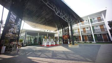 บริเวณภายนอก