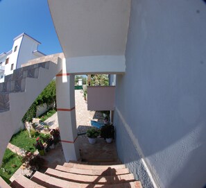 Apartment, 2 Schlafzimmer | Bügeleisen/Bügelbrett, kostenlose Zustellbetten, kostenloses WLAN