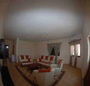 Apartment, 3 Schlafzimmer | Bügeleisen/Bügelbrett, kostenlose Zustellbetten, kostenloses WLAN