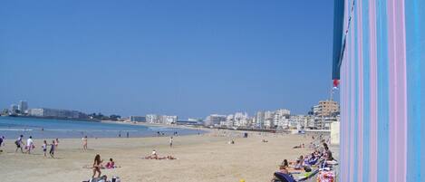 Na praia