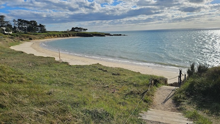Beach nearby. Homerez - House in Pénestin with garden