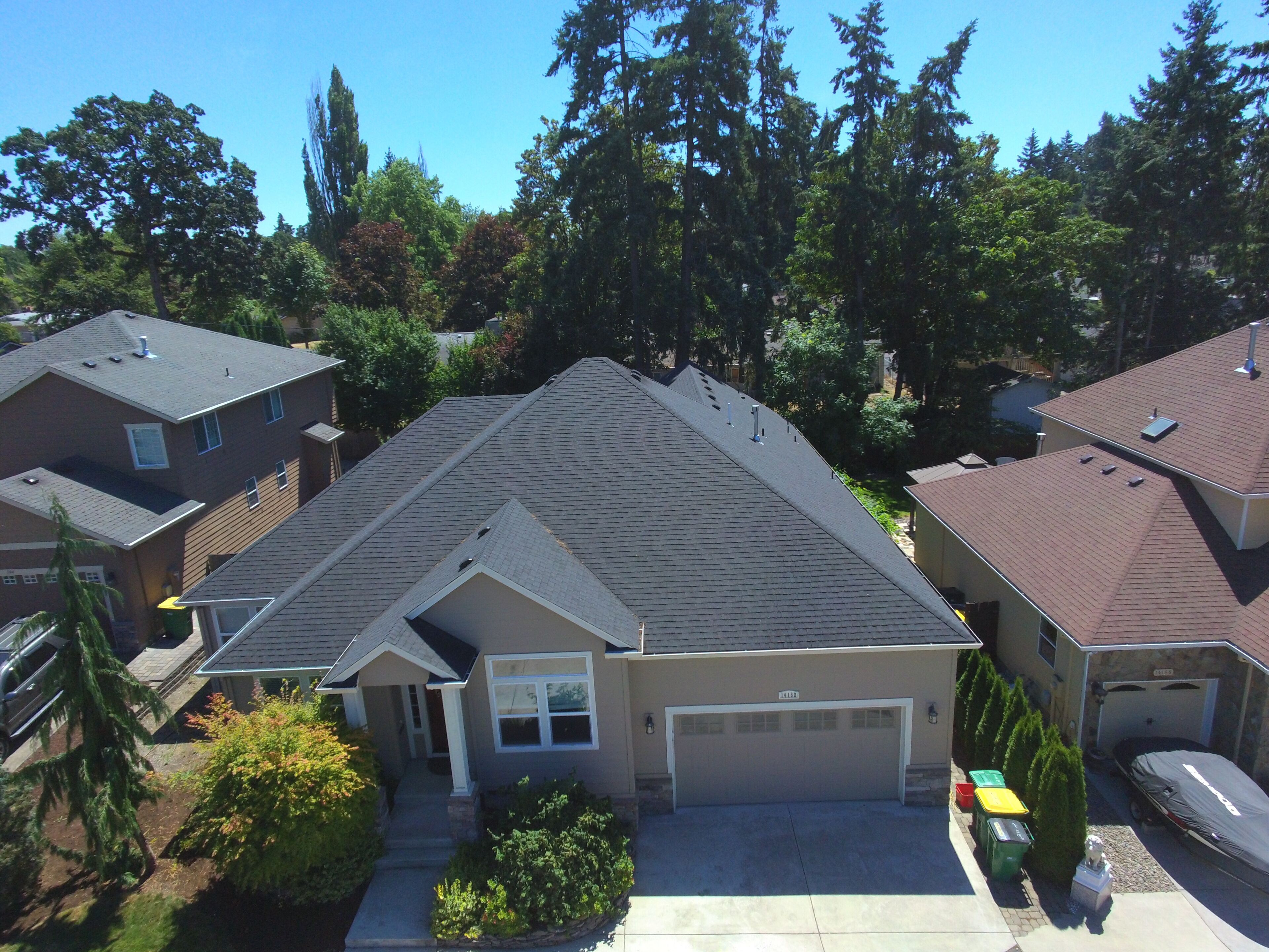 Luxury 3100sqft Home: Hot Tub, GameRoom & Jacuzzi + EV Charger