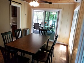 Dining - Lake House Near Clemson Private Boat Dock WiFi 65" TV Grill Kayaks Deep Water (Seneca)