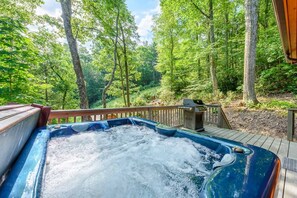 Tina de hidromasaje al aire libre