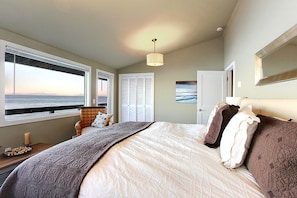 4 bedrooms, iron/ironing board, travel cot, free WiFi