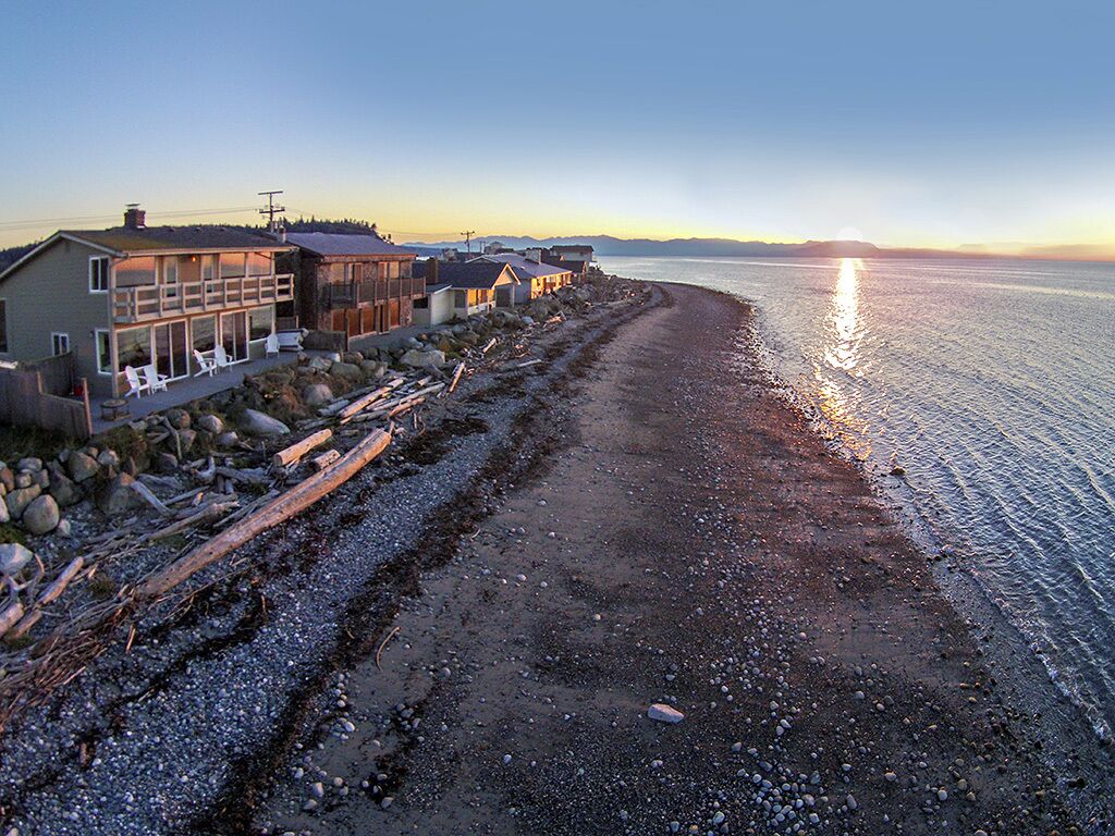 Plage, chaises longues, serviettes de plage