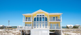 June 27-July 1 AVAILABLE and DISCOUNTED🏖️~Right On the Beach~4BR4Bath