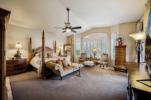 4 bedrooms, desk, iron/ironing board, travel cot