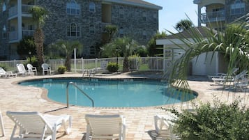 Piscine extérieure, piscine chauffée