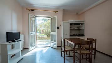 Appartement | Coin cuisine privé | Plaque de cuisson, batterie de cuisine, vaisselle et ustensiles