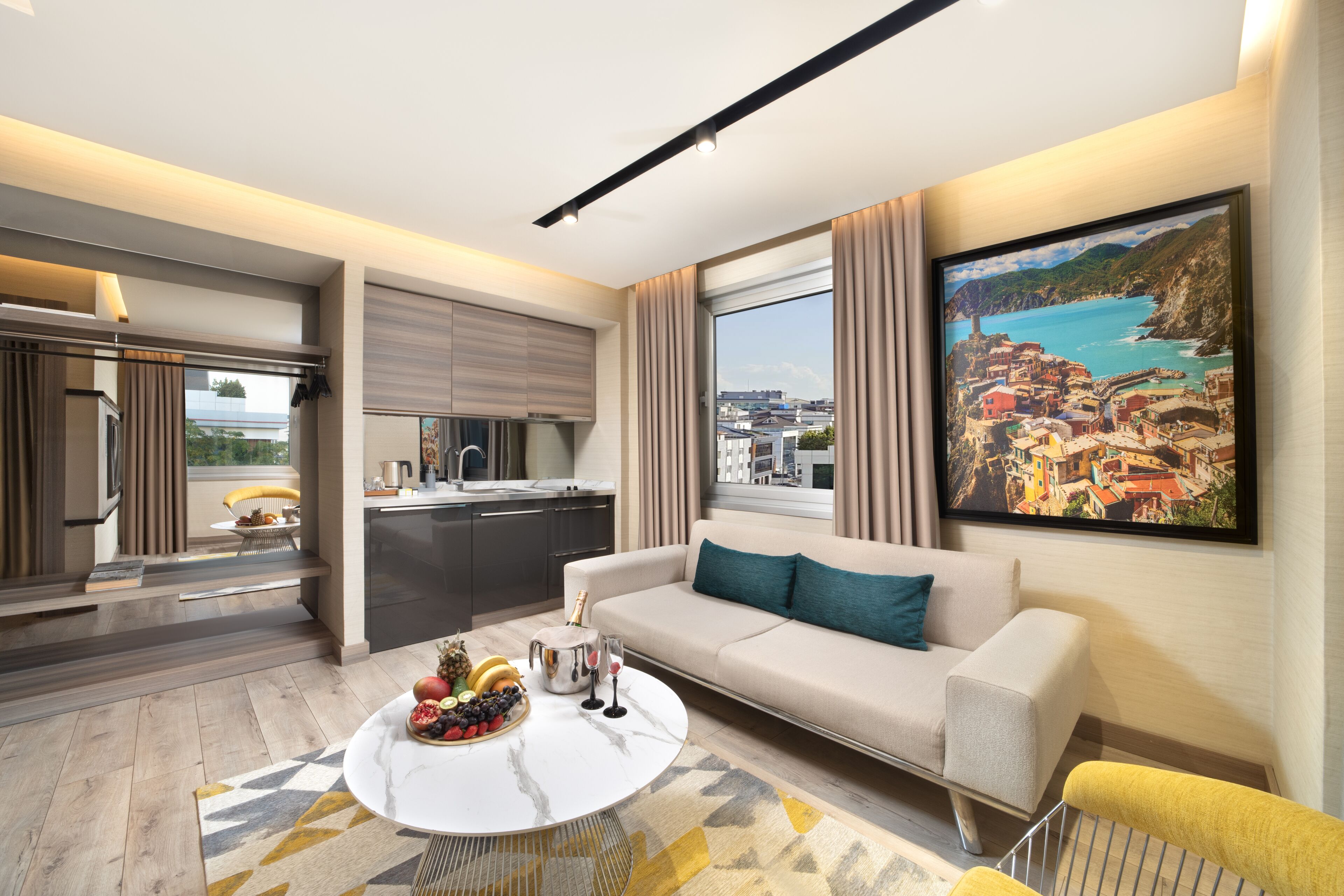 deluxe room, kitchen | private kitchen | fridge, electric kettle