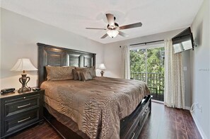 3 bedrooms, iron/ironing board, travel cot, free WiFi