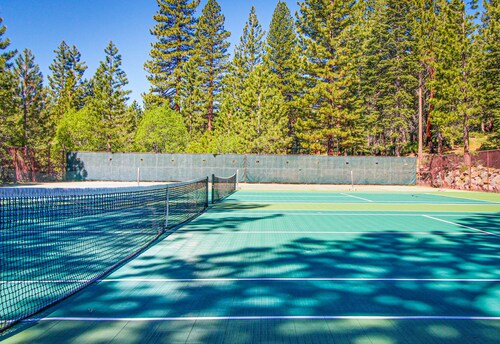 🏔️ Family-Friendly Condo with Pool, Tennis, Deck & Walk to Beach Access 🏖️