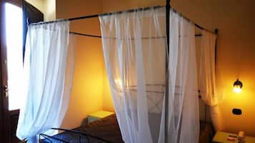 Doppel- oder Zweibettzimmer | Schreibtisch, Bügeleisen/Bügelbrett, kostenloses WLAN