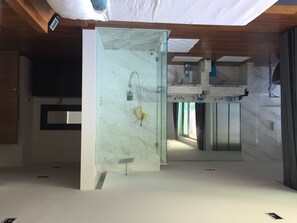 3 Bedrooms Villa  | 3 quartos, cofres nos quartos, escrivaninha