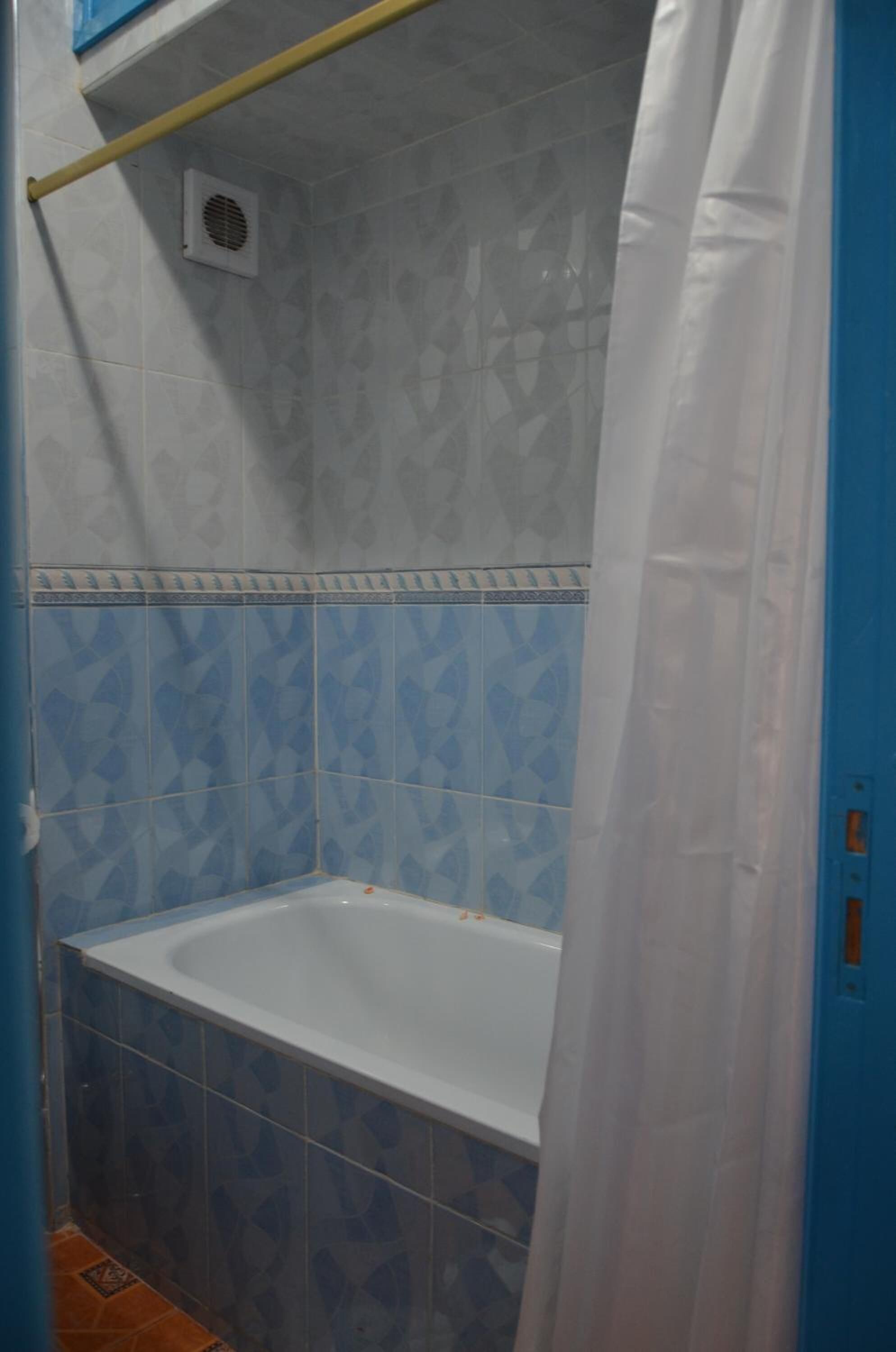 free toiletries, towels