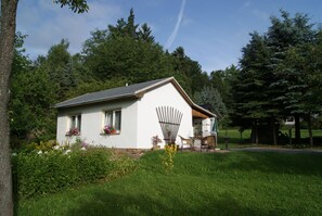 Family House, 1 Bedroom | Desk, soundproofing, iron/ironing board, free cots/infant beds - Ferienwohnungen Elsterblick (Bad Elster)