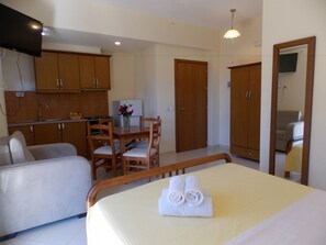 In-room safe, soundproofing, iron/ironing board, free WiFi - Vila Mihasi (Ksamil)