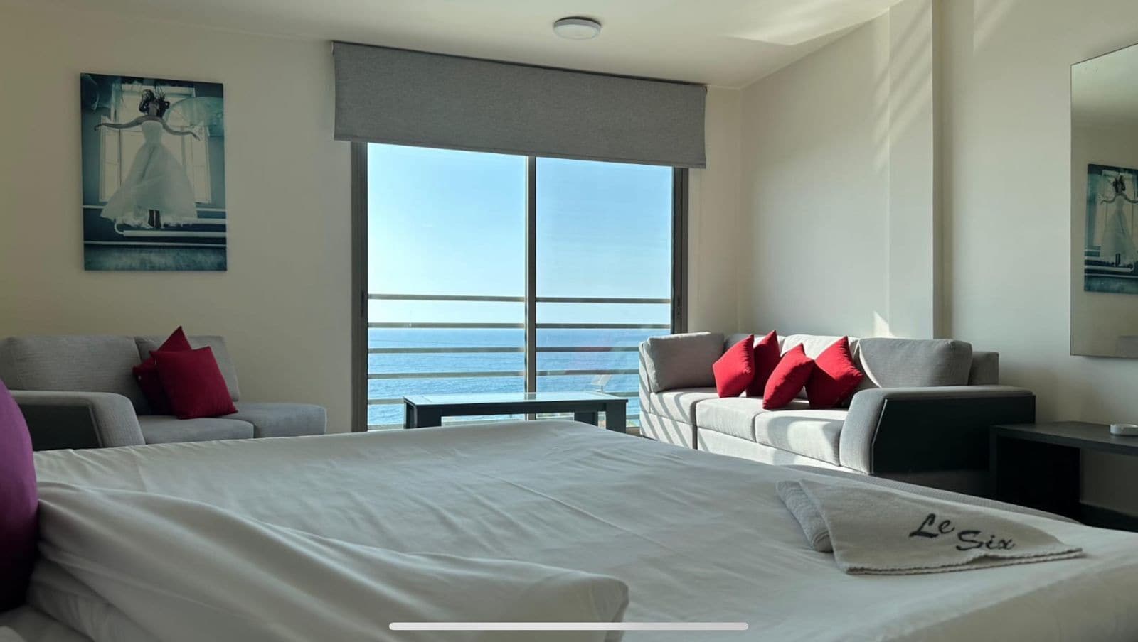 豪華套房, 1 張標準雙人床, 陽台, 海景 | 迷你吧、客房內保險箱、書桌、折疊床/加床