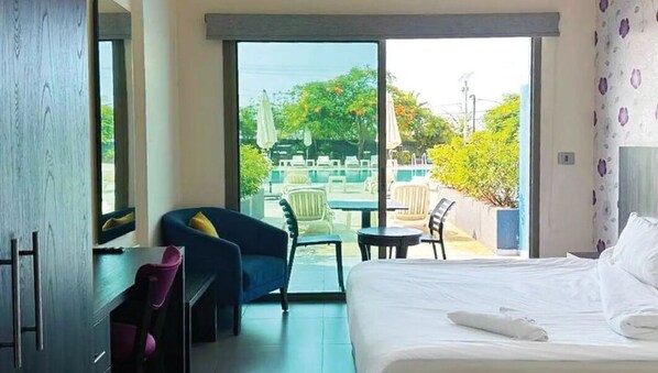 Standard Double Room, 1 King Bed, Pool View | 1 bedroom, minibar, in-room safe, desk