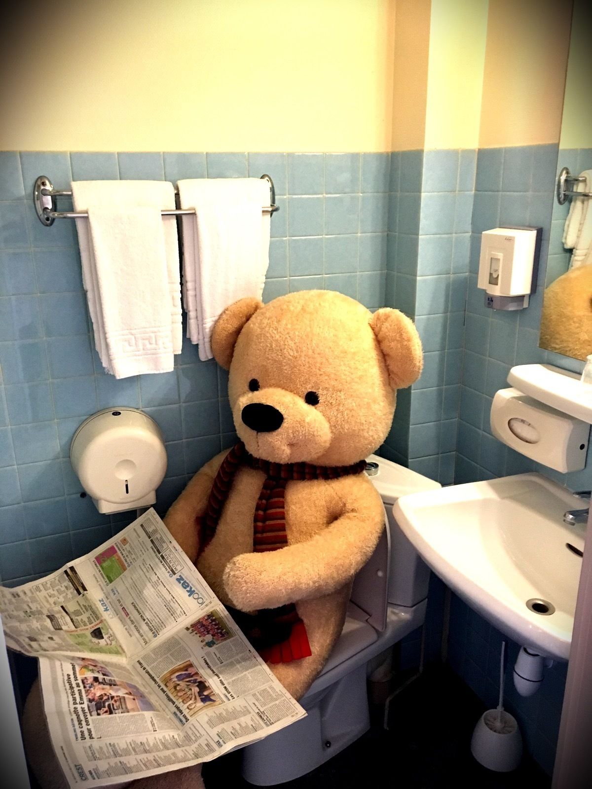 standard room | bathroom | free toiletries, towels