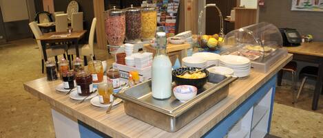 Daily buffet breakfast (EUR 9 per person)