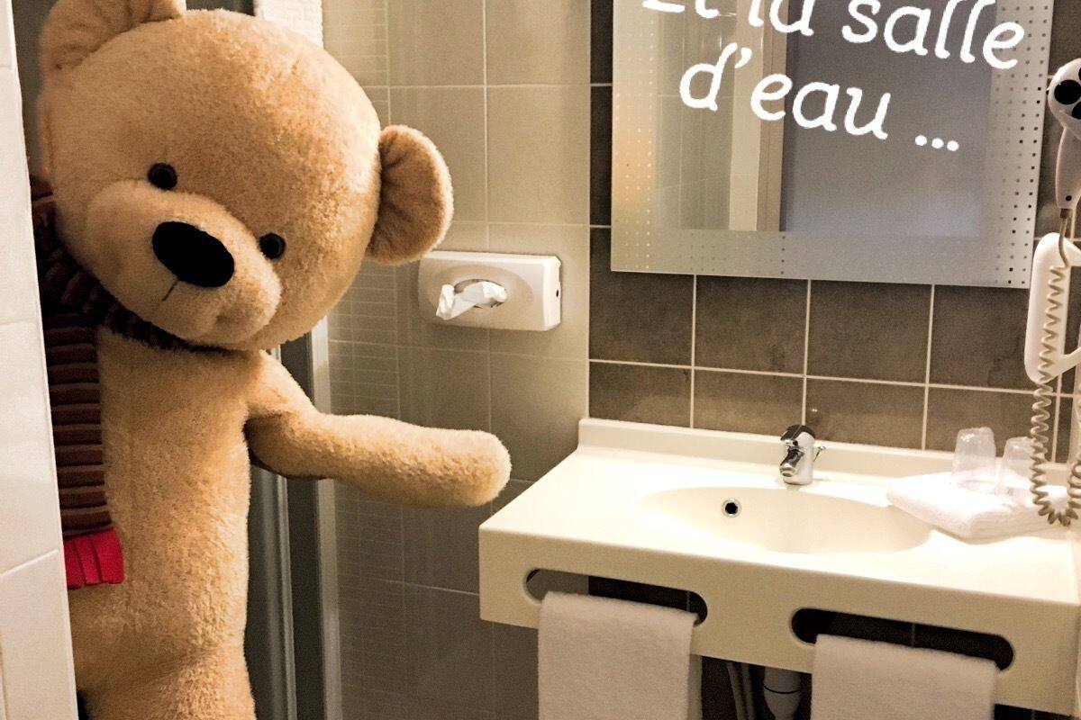 comfort double room, 1 queen bed | bathroom | free toiletries, towels