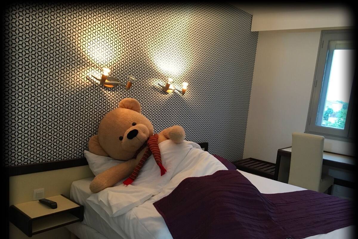 standard room | premium bedding, select comfort beds, desk, soundproofing