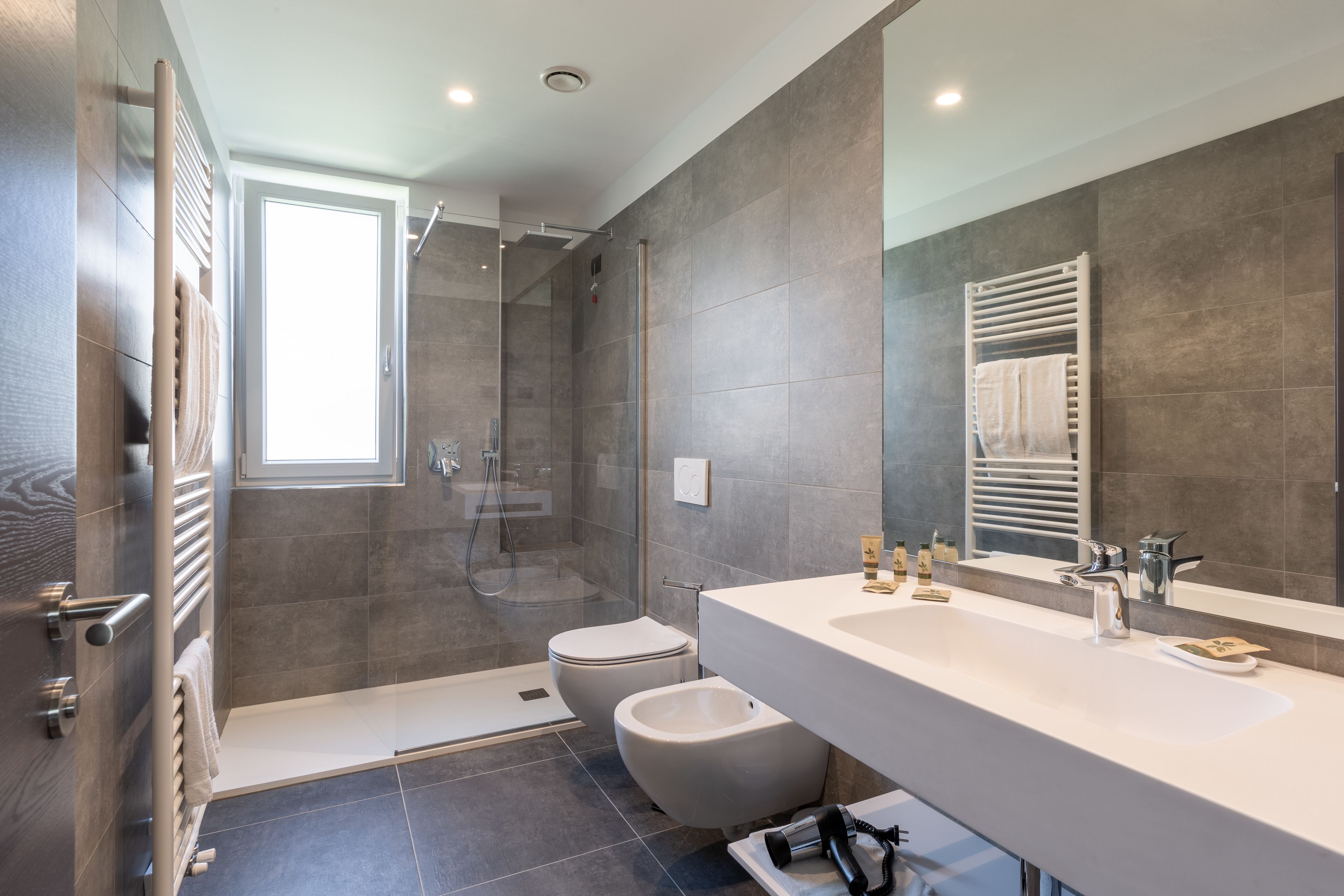 comfort double room, balcony | bathroom | shower, rainfall showerhead, free toiletries, hair dryer