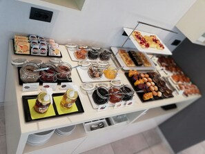 Free buffet breakfast  - Garda Life (Riva del Garda)