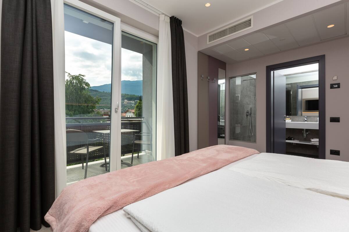 comfort double room, balcony | mountain view