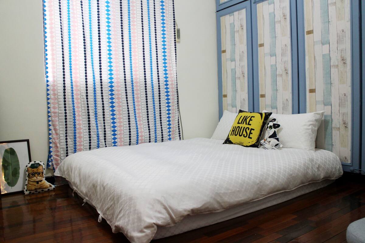 Premium bedding, down comforters, iron/ironing board (on request)