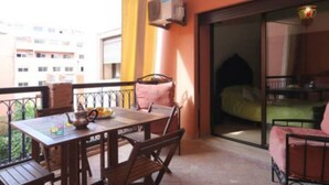 City Penthouse, 1 Bedroom, Accessible | Teres/patio