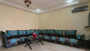 City Penthouse, 1 Bedroom, Accessible | Ruang tamu | TV skrin rata 