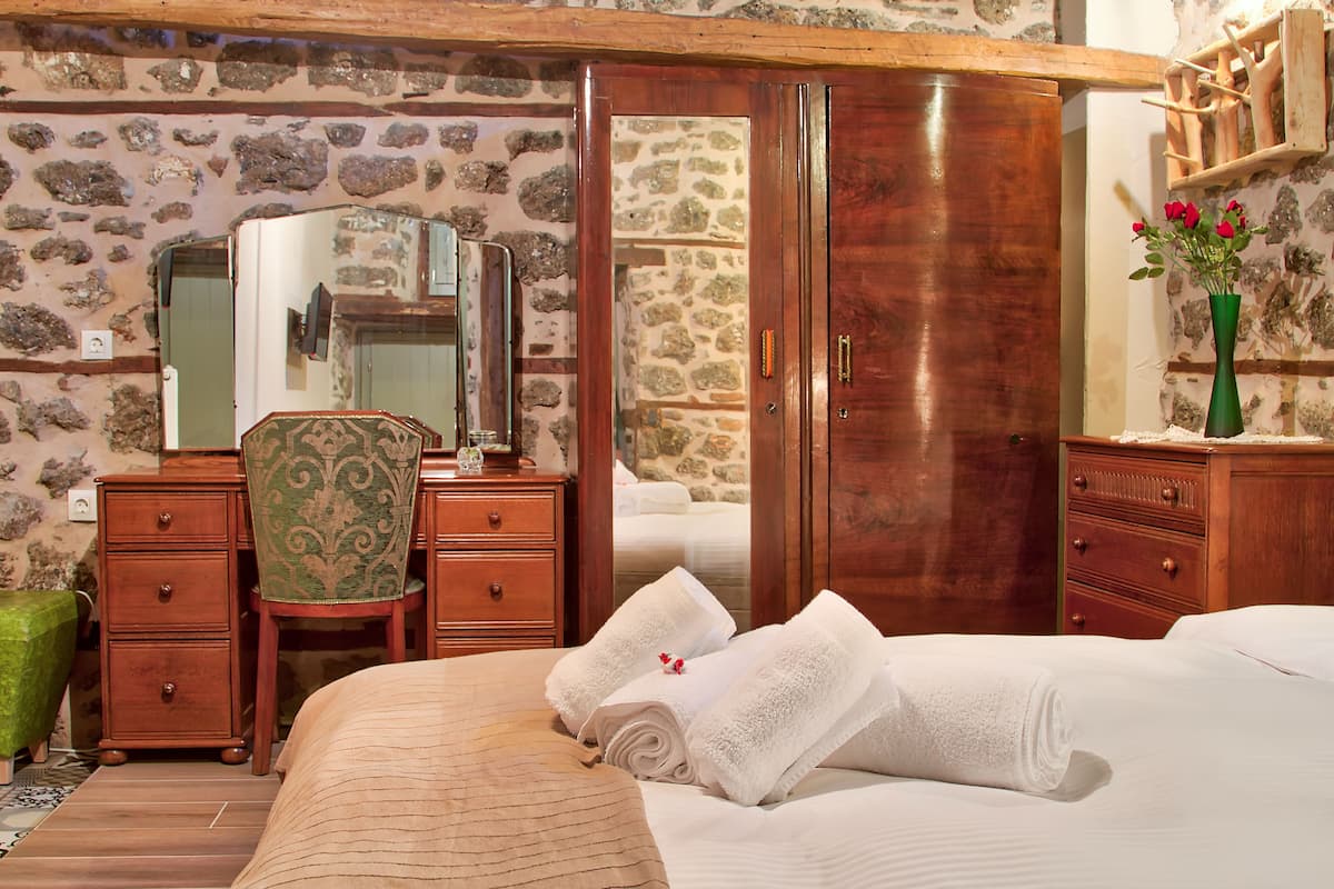 R2 Traditional Double Room, Garden Area | Sábanas de algodón egipcio y ropa de cama de alta calidad