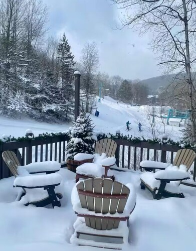 Best ski in ski out location in Holiday Valley!