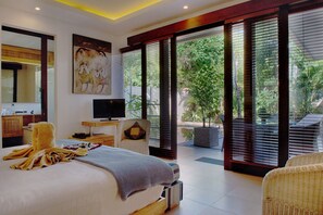 2 bedrooms, premium bedding, pillow-top beds, in-room safe - Villa Lisha (Canggu)