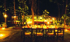 International cuisine - Rainbow Safari Resort (Sauraha)